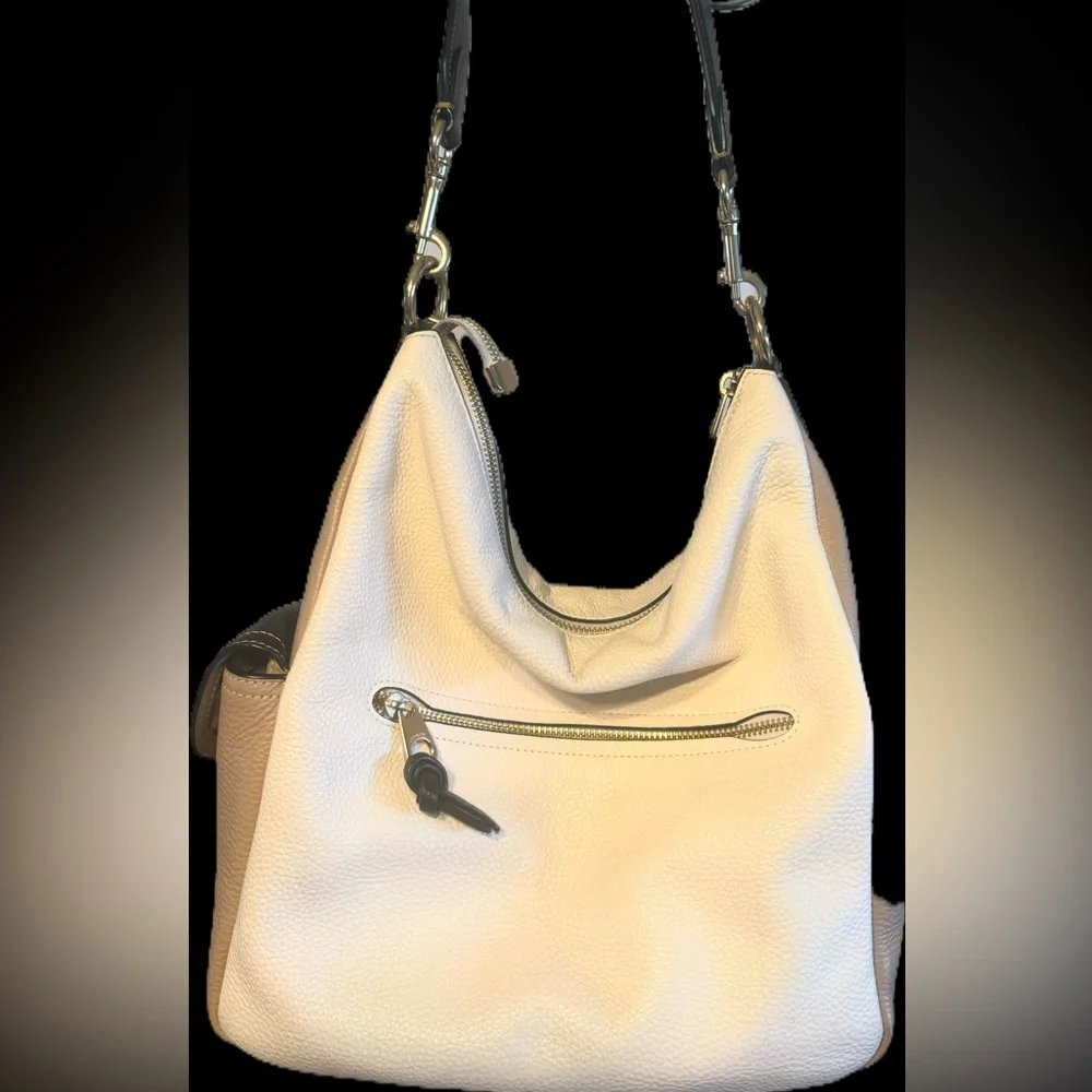 Coach Edi 31 Pebble, Leather Shoulder Bag Chalk/Tan – Authentic -